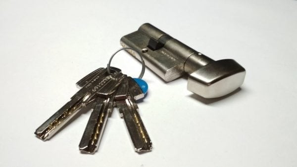 Cilindro de alta seguridad Tesa con perilla T63B3030N