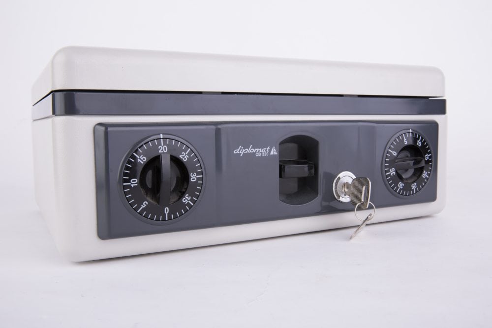 Cofre transportable Diplomat CB302